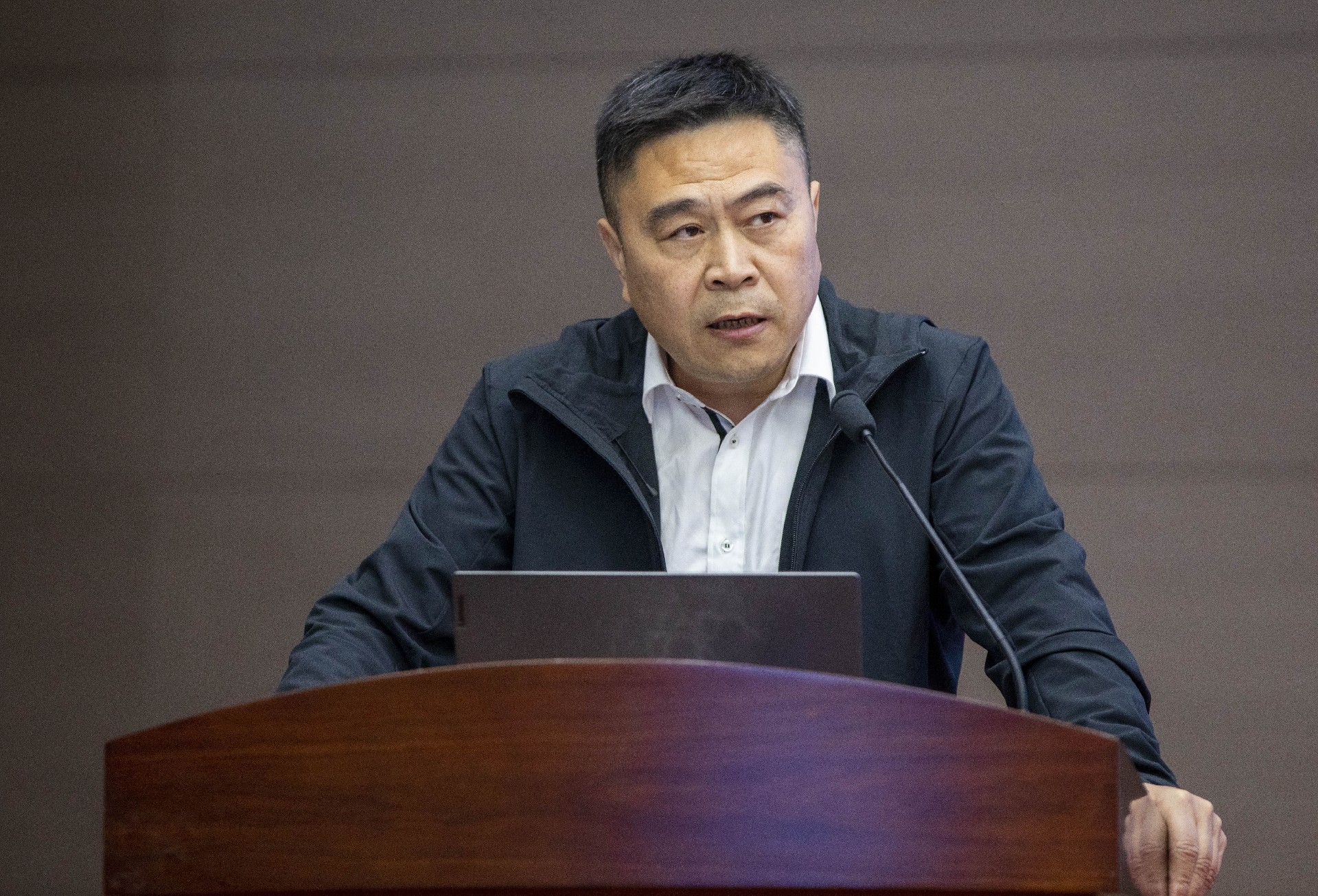 1682561092609936.jpg -28367904-1883870167.jpg